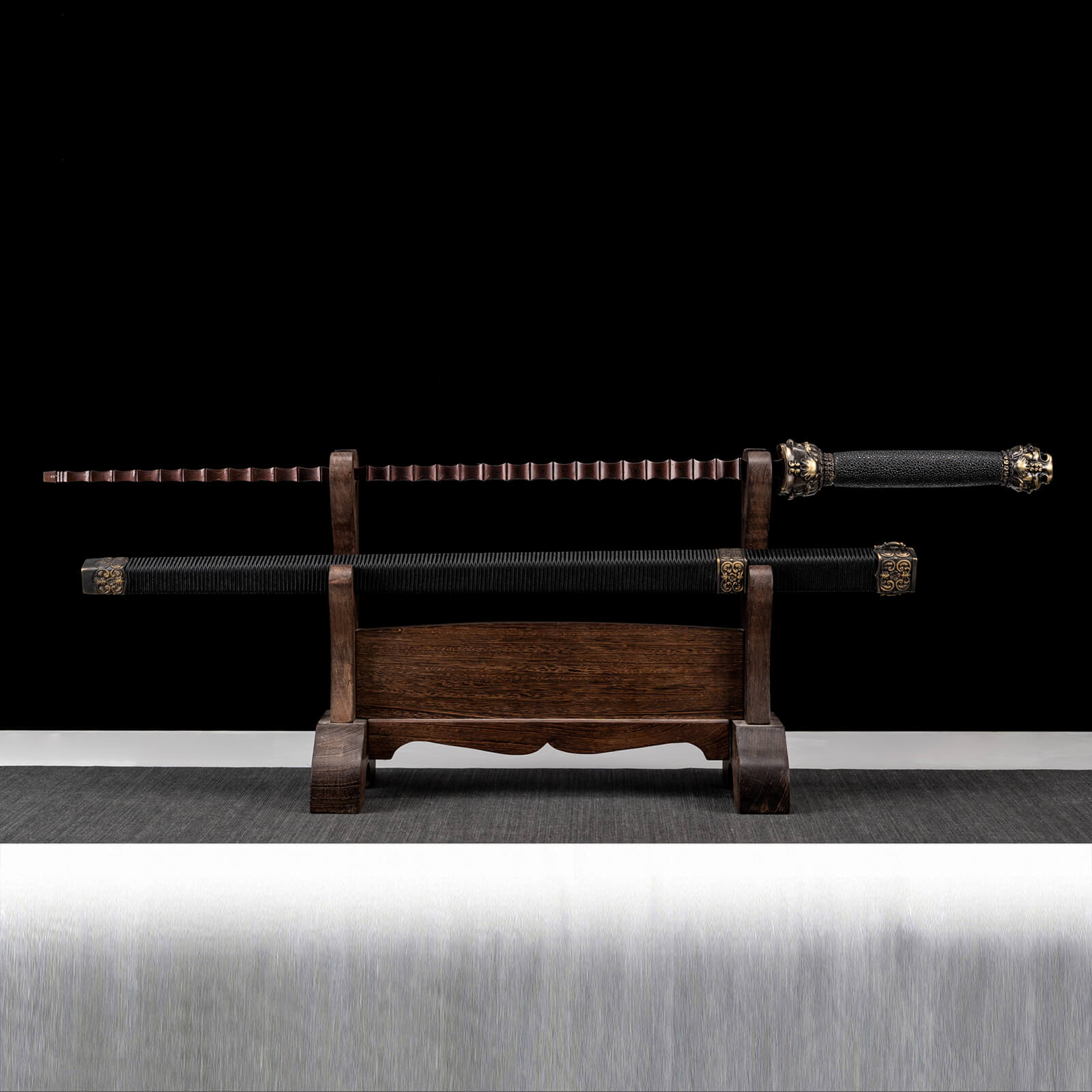 Handmade Chinese Traditional Eighteen Weapons Pattern Steel Solid Wood ...
